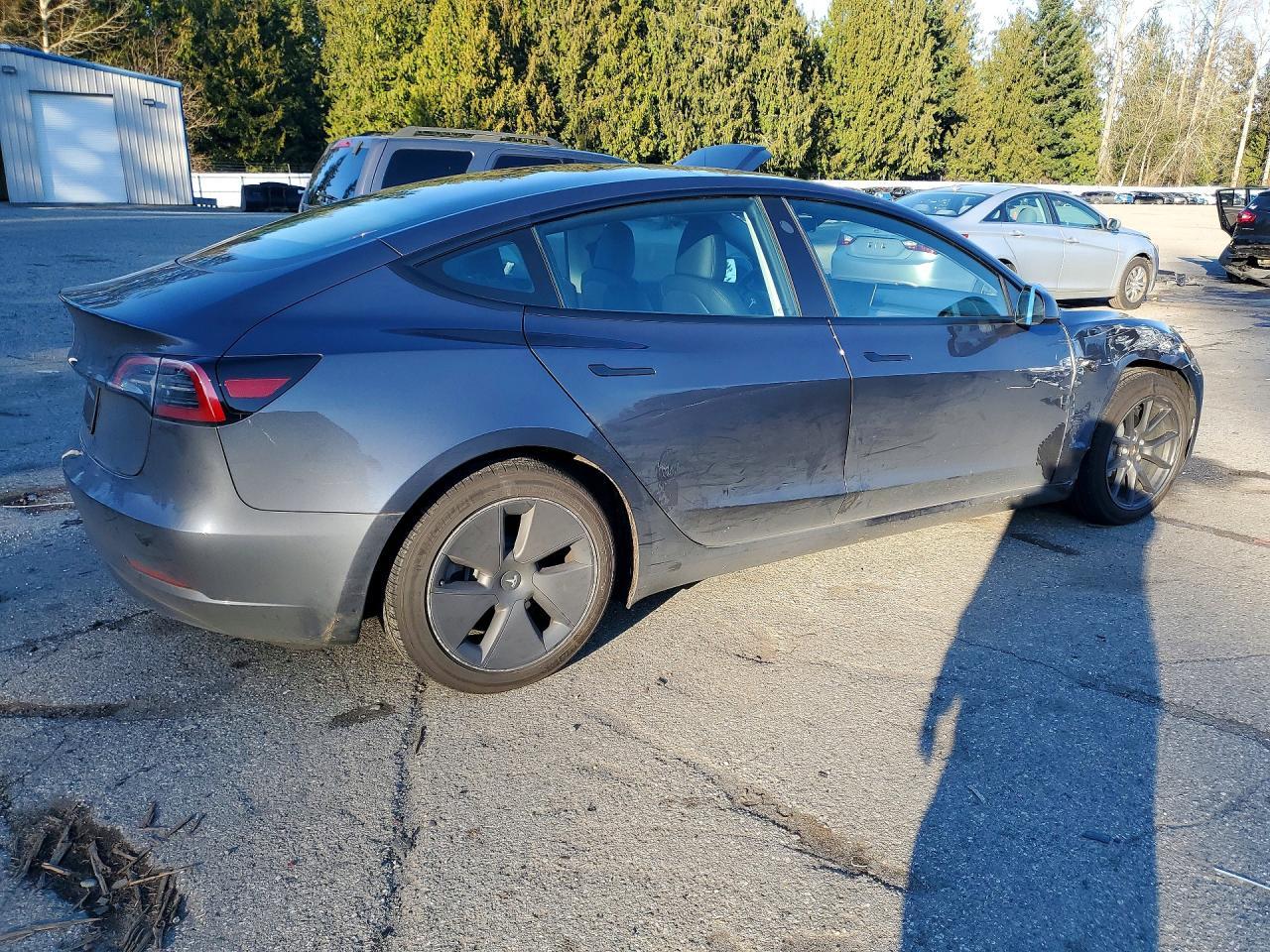 2023 Tesla Model 3 - Фото 3