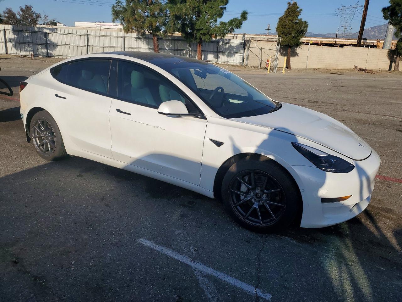 2021 Tesla Model 3 - Image 4