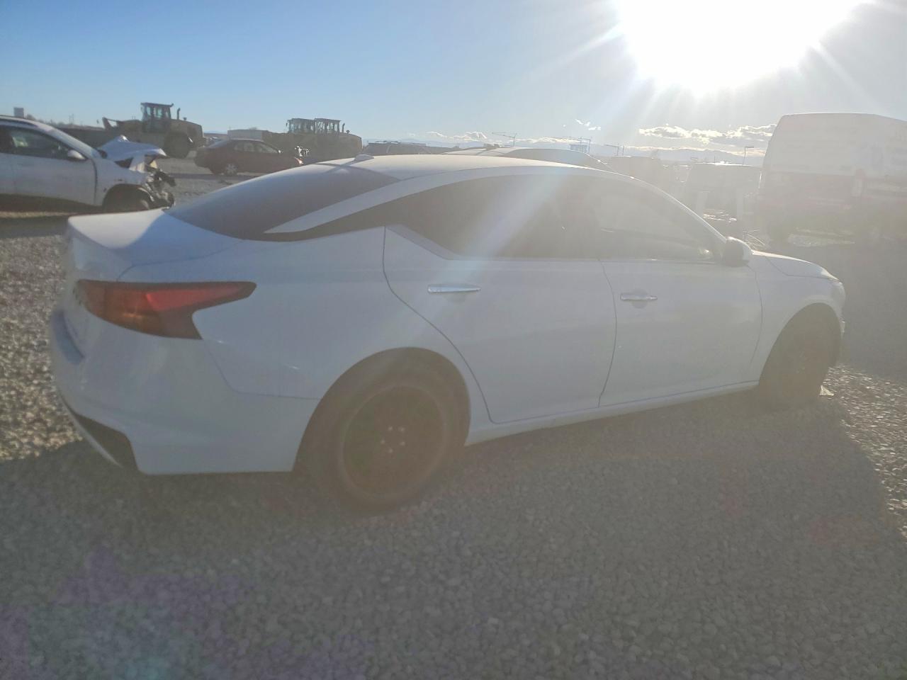 2020 Nissan Altima S - Фото 3