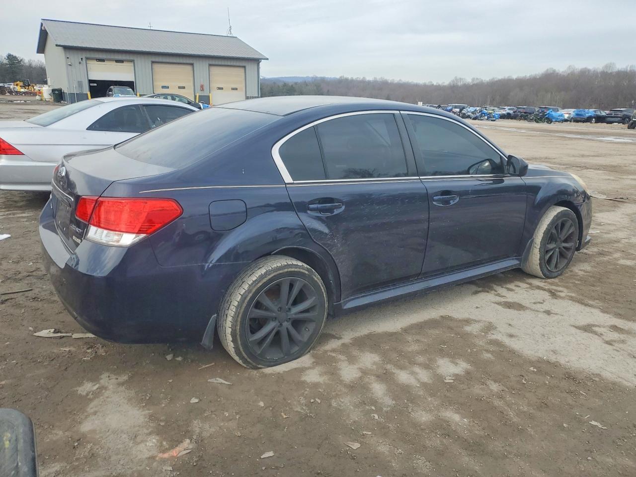 2013 Subaru Legacy 2.5I Premium - Фото 3
