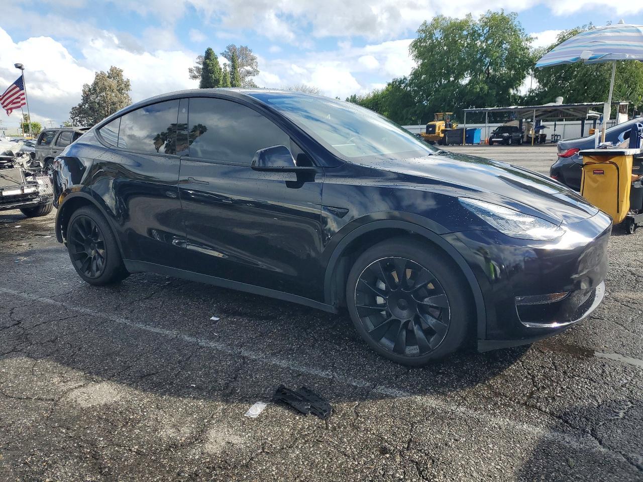 2023 Tesla Model Y - Image 4