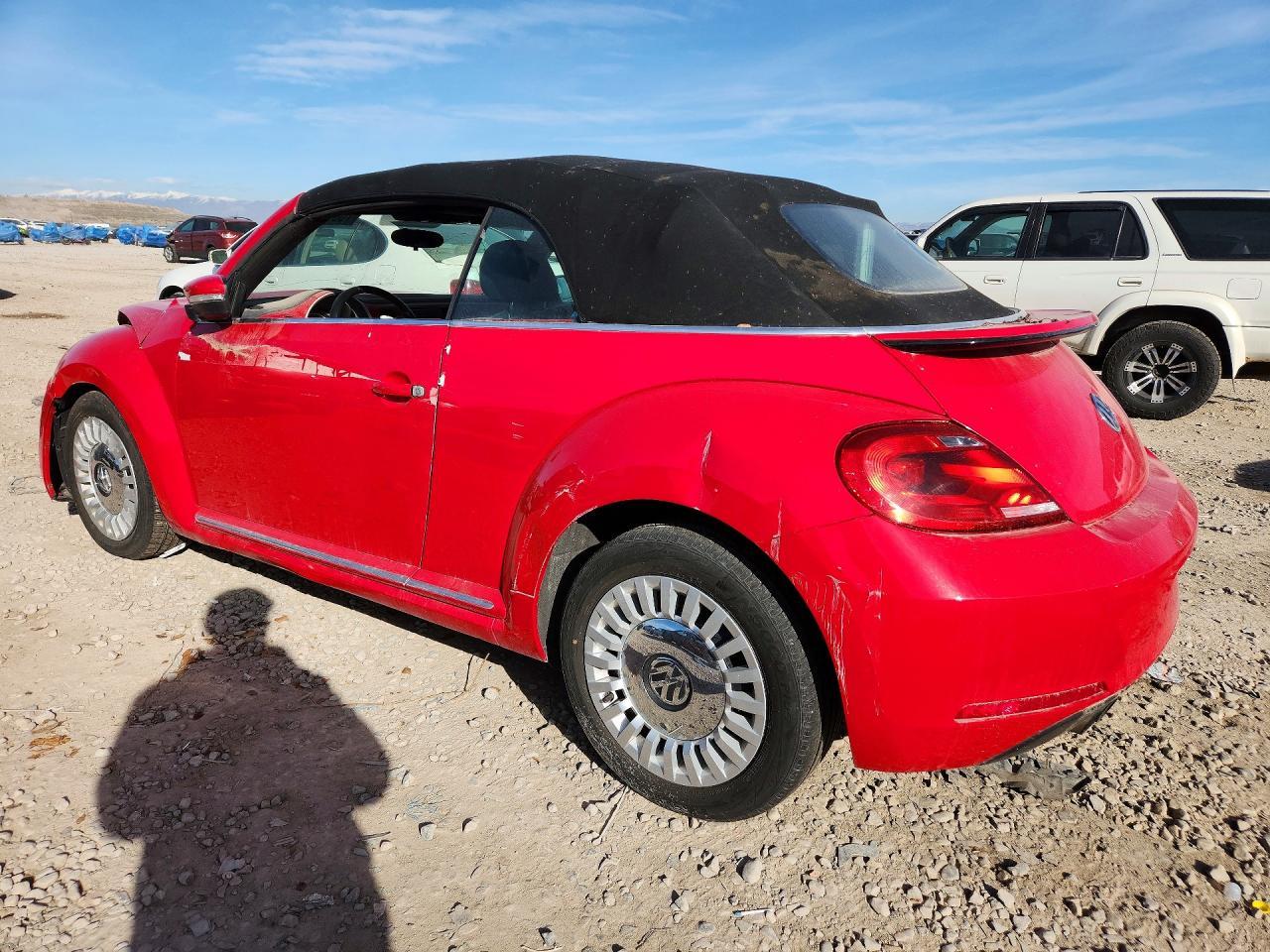 2015 Volkswagen Beetle 1.8T - Image 2