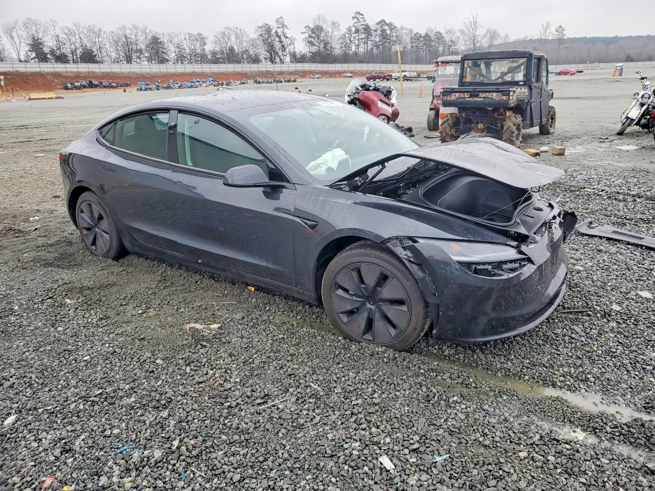 2025 Tesla Model 3 - Image 4