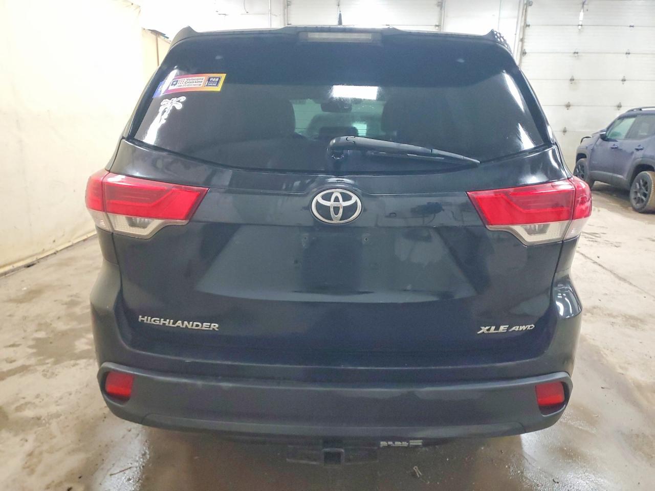 2017 Toyota Highlander Se - Image 6