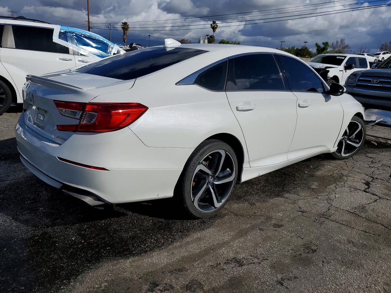 2018 Honda Accord Sport - Image 3