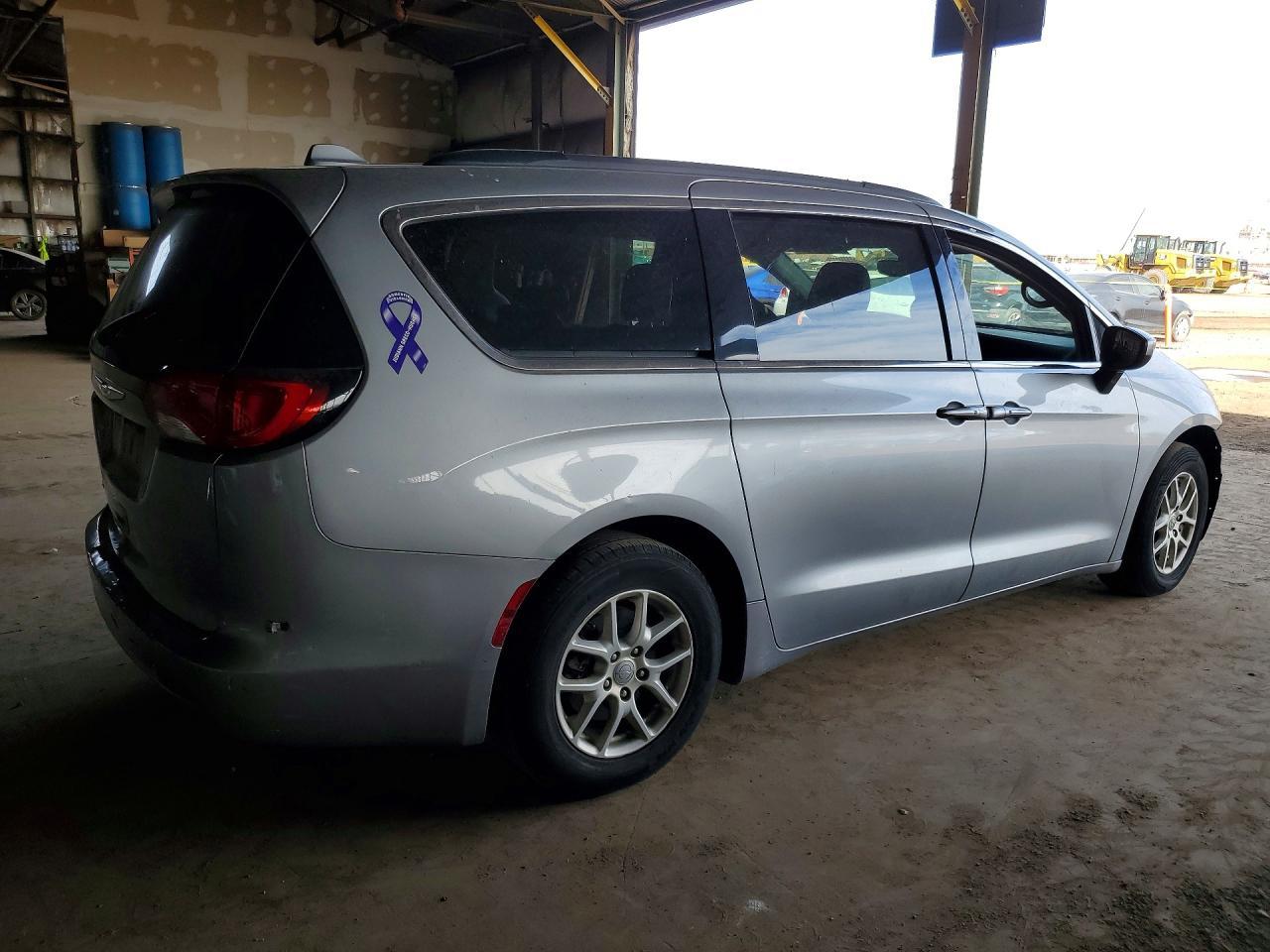 2020 Chrysler Voyager Lxi - Фото 3