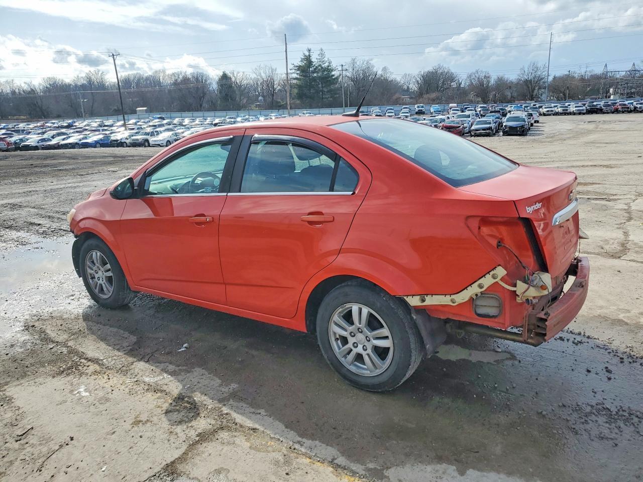 2013 Chevrolet Sonic Lt - Image 2