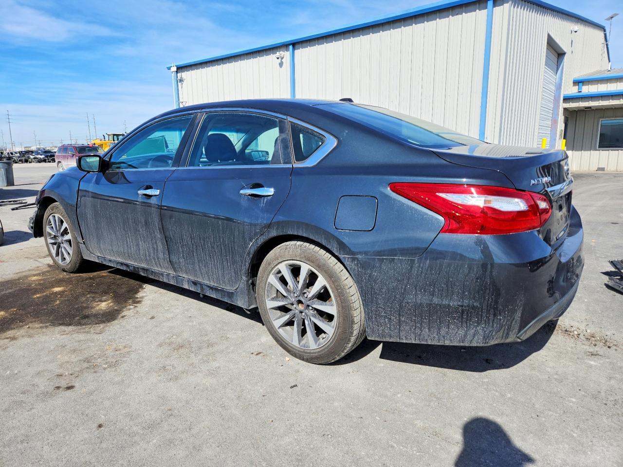 2017 Nissan Altima 2.5 - Фото 2