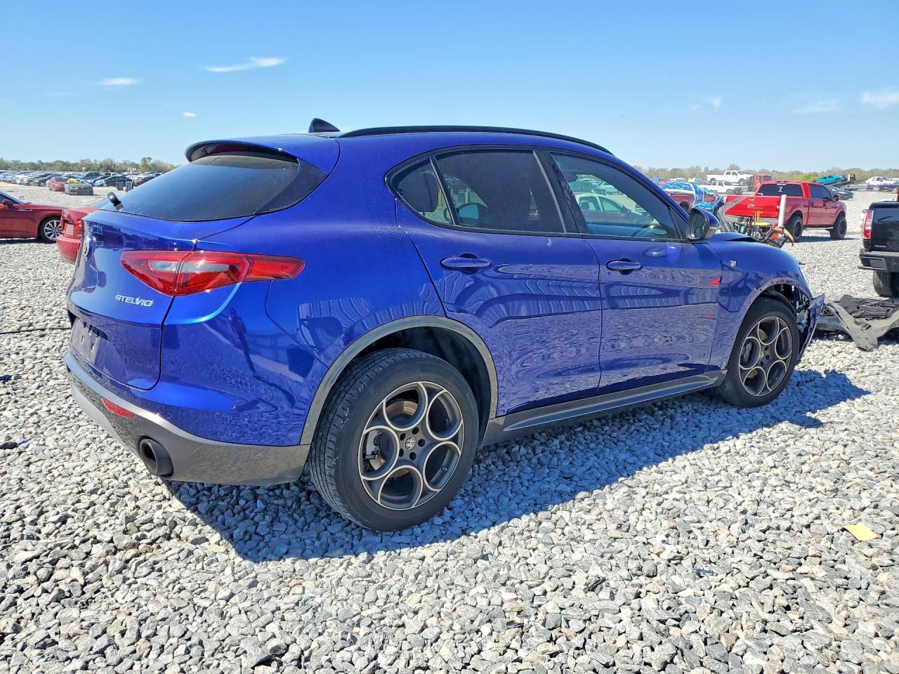2022 Alfa Romeo Stelvio Ti - Image 3