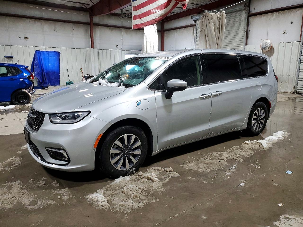 2023 Chrysler Pacifica Hybrid Touring L