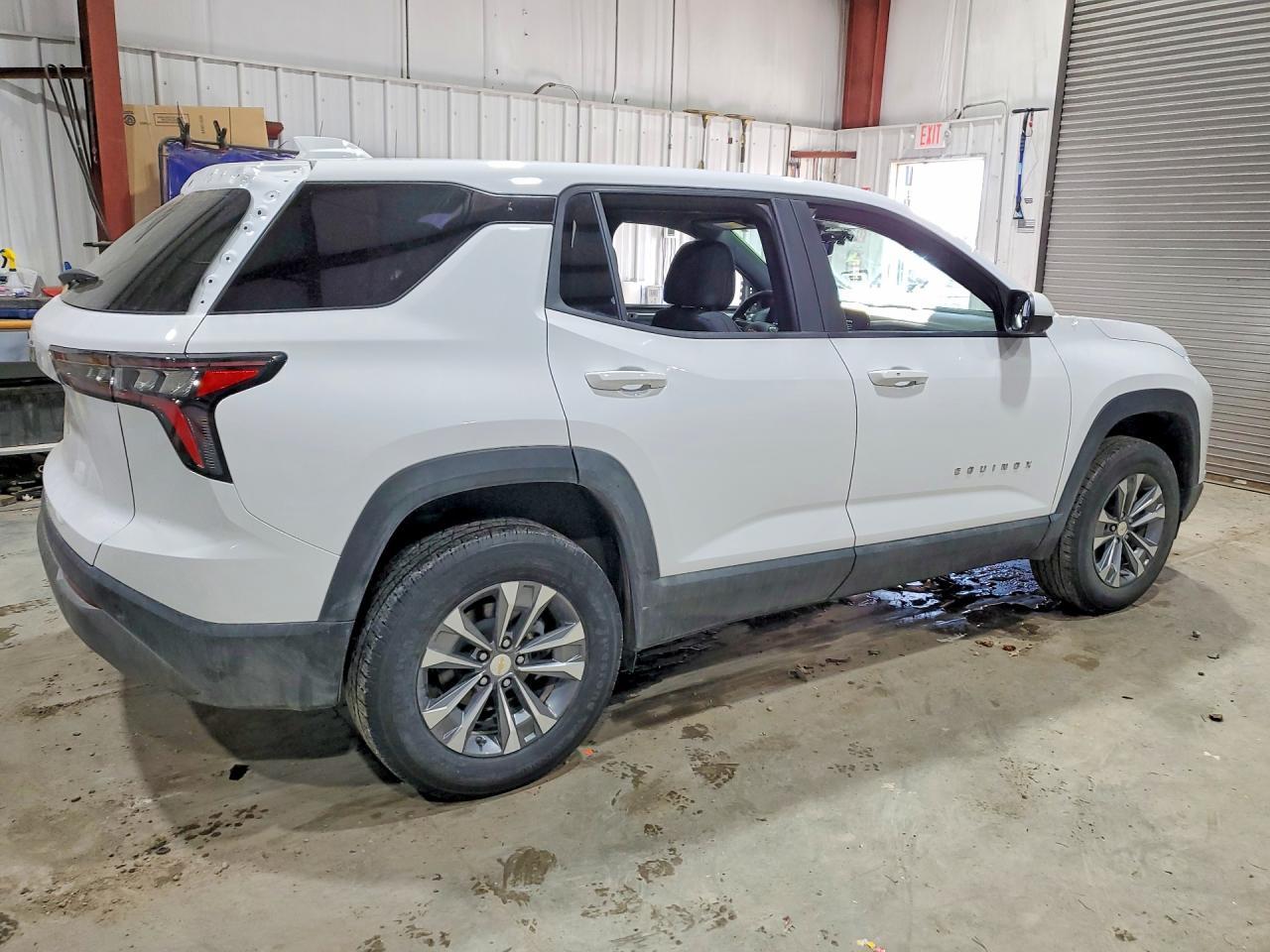2025 Chevrolet Equinox Lt - Image 3