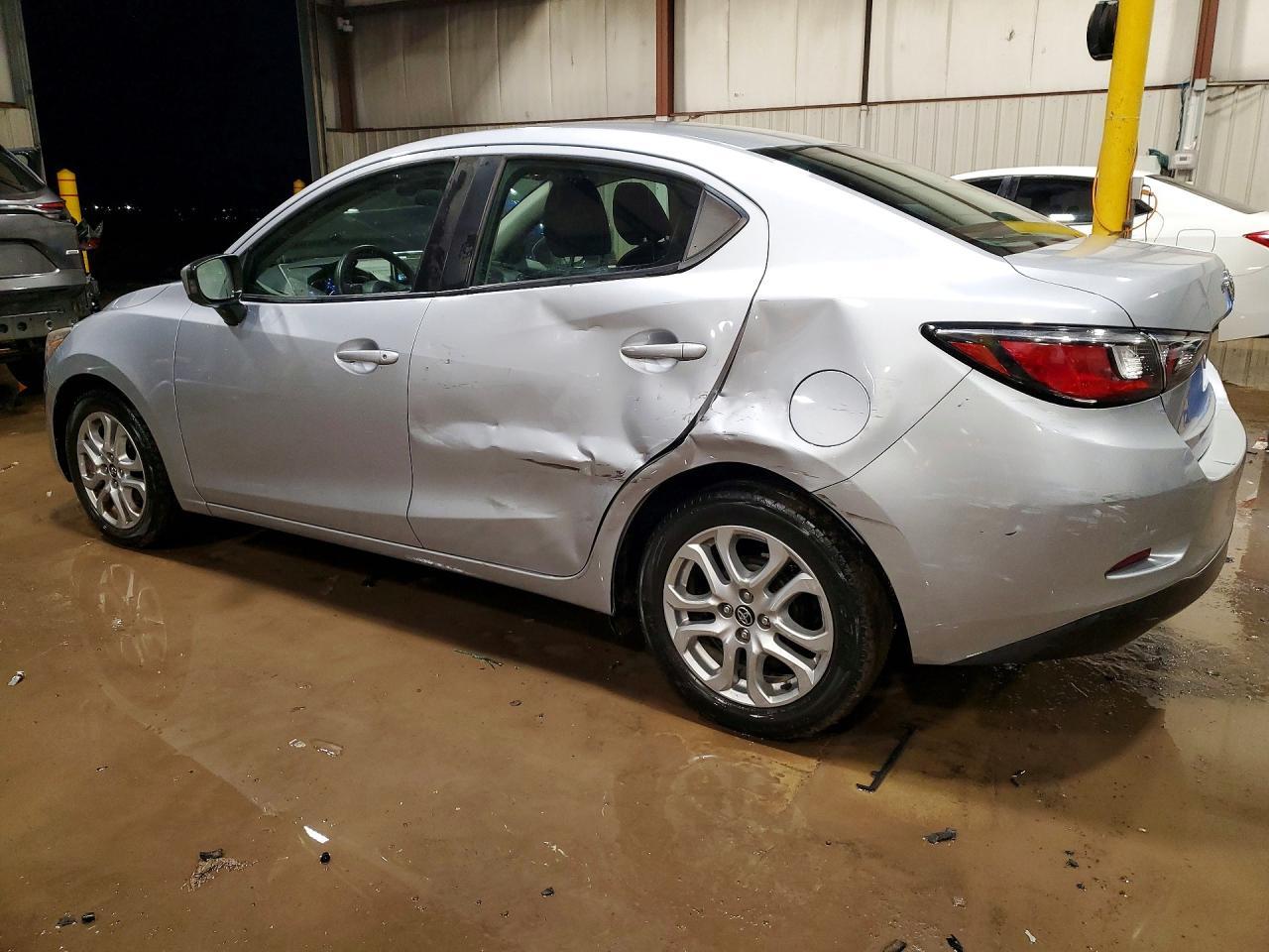 2017 Toyota Yaris Ia Base - Image 2