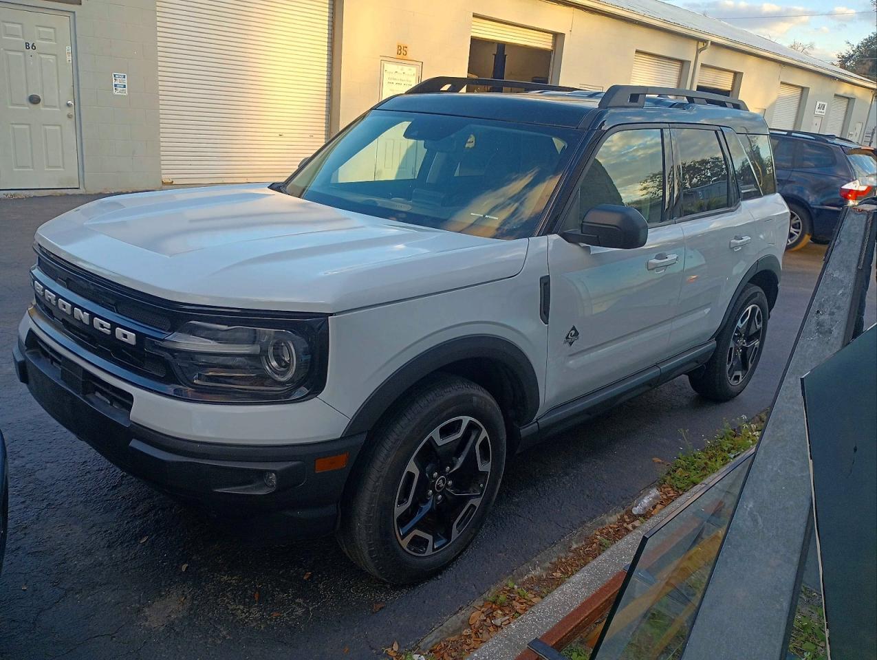2023 Ford Bronco Sport Outer Banks - Фото 2
