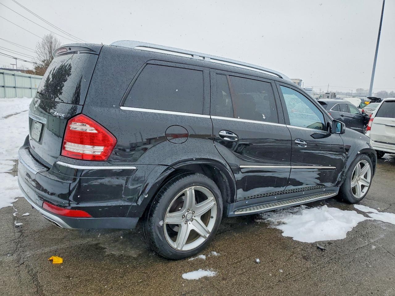 2012 Mercedes-Benz Gl 550 4Matic - Image 3
