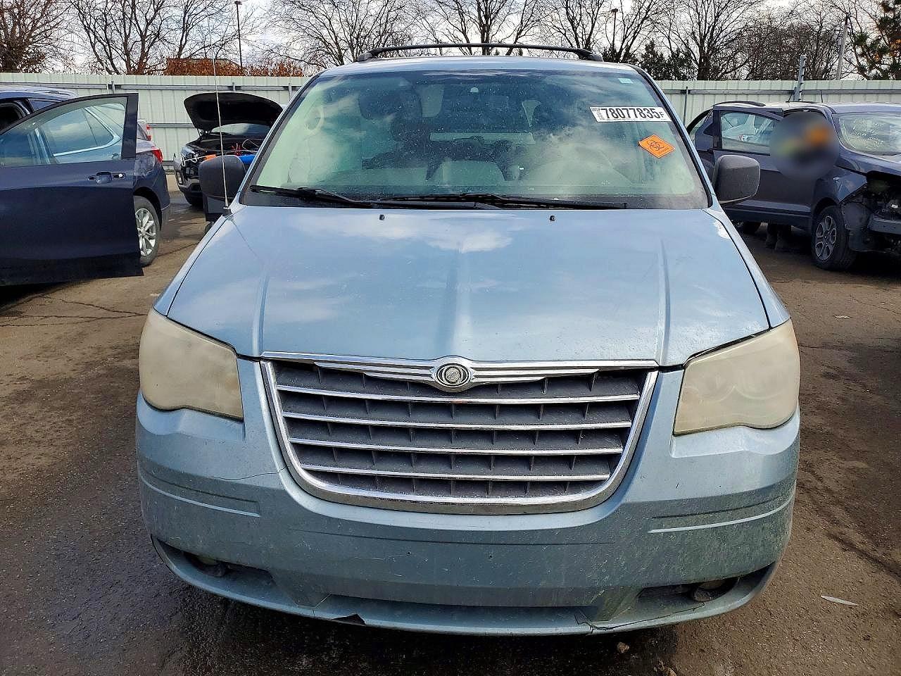 2009 Chrysler Town & Country Touring - Фото 5