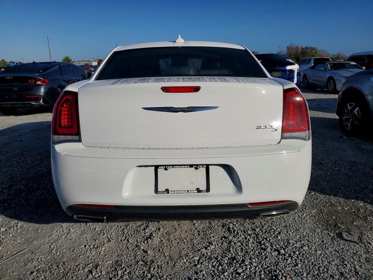 2016 Chrysler 300 S - Фото 6