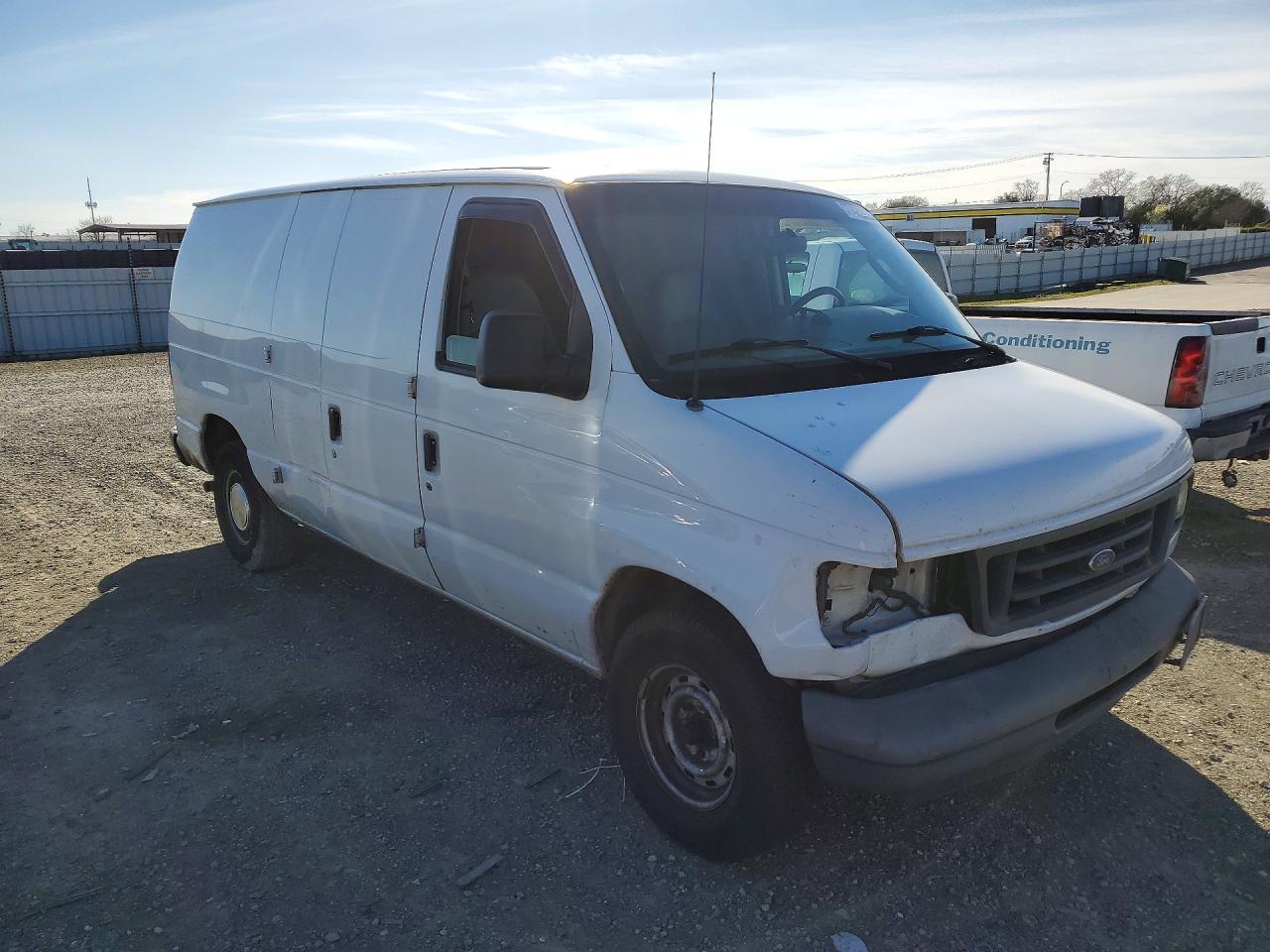 2003 Ford Econoline - Фото 4