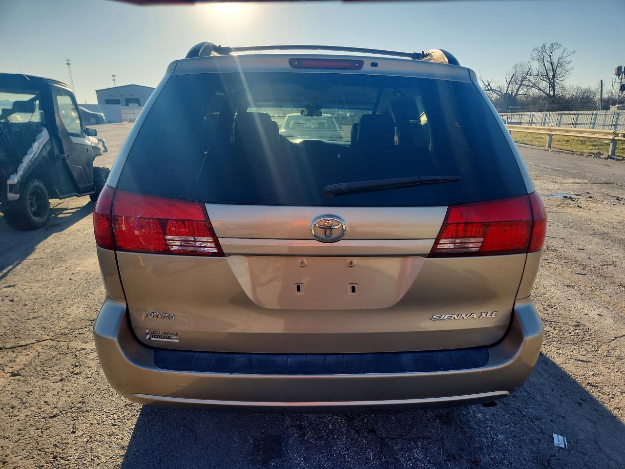 2004 Toyota Sienna Xle 7 Passenger - Image 6