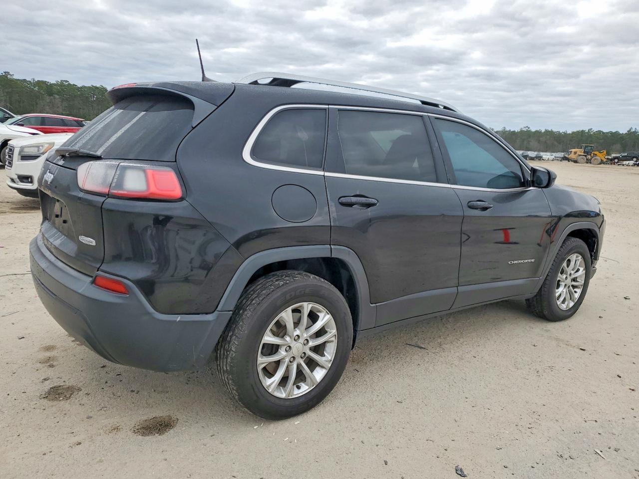 2019 Jeep Cherokee Latitude - Фото 3