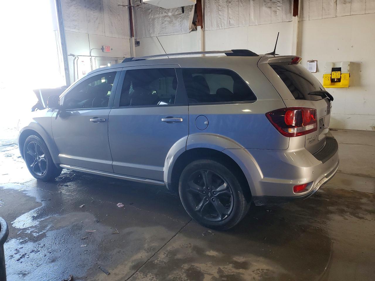 2020 Dodge Journey Crossroad - Фото 2