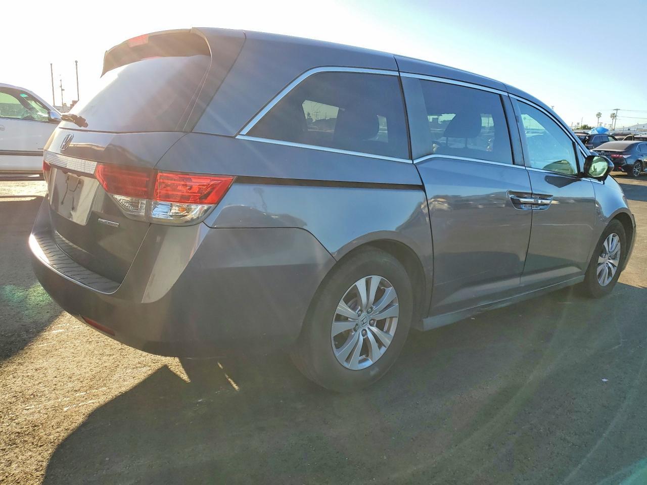 2016 Honda Odyssey Se - Фото 3