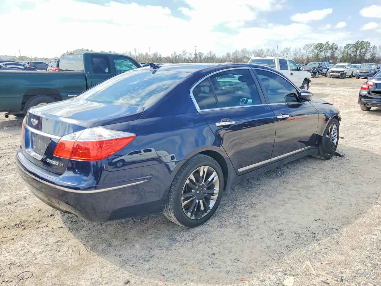 2011 Hyundai Genesis 4.6L - Фото 3