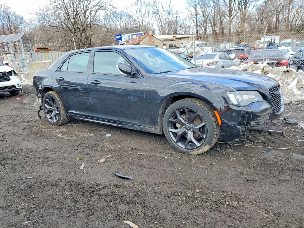 2023 Chrysler 300 Touring L - Фото 4