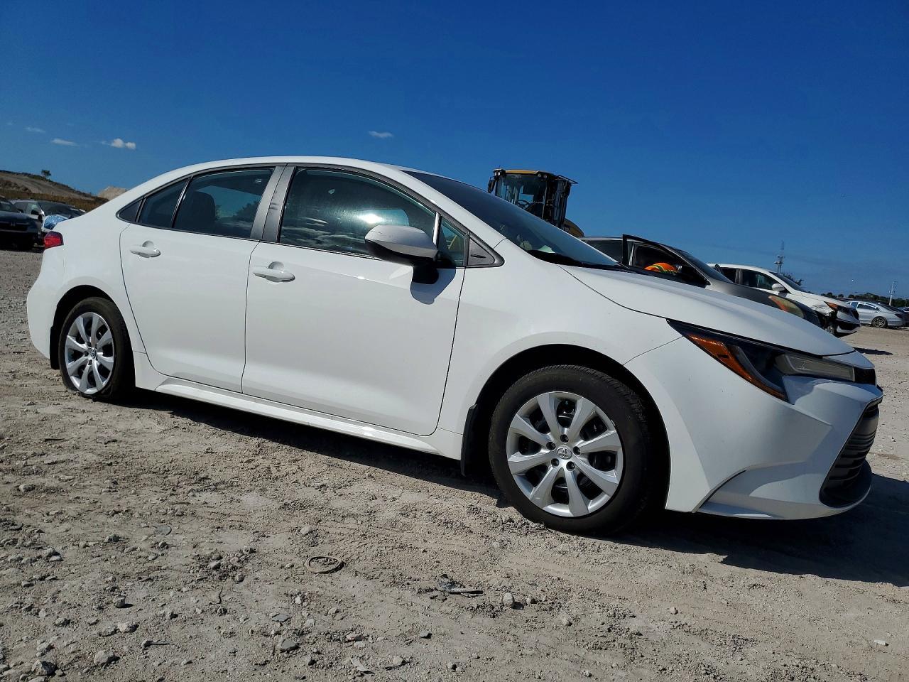 2025 Toyota Corolla Le - Фото 4