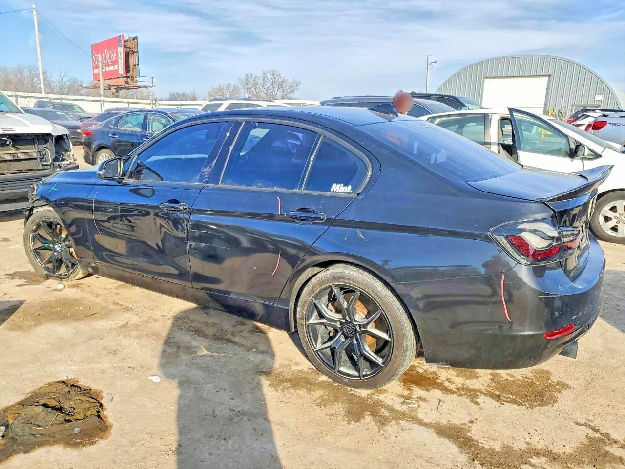 2013 BMW 335 Xi - Image 2