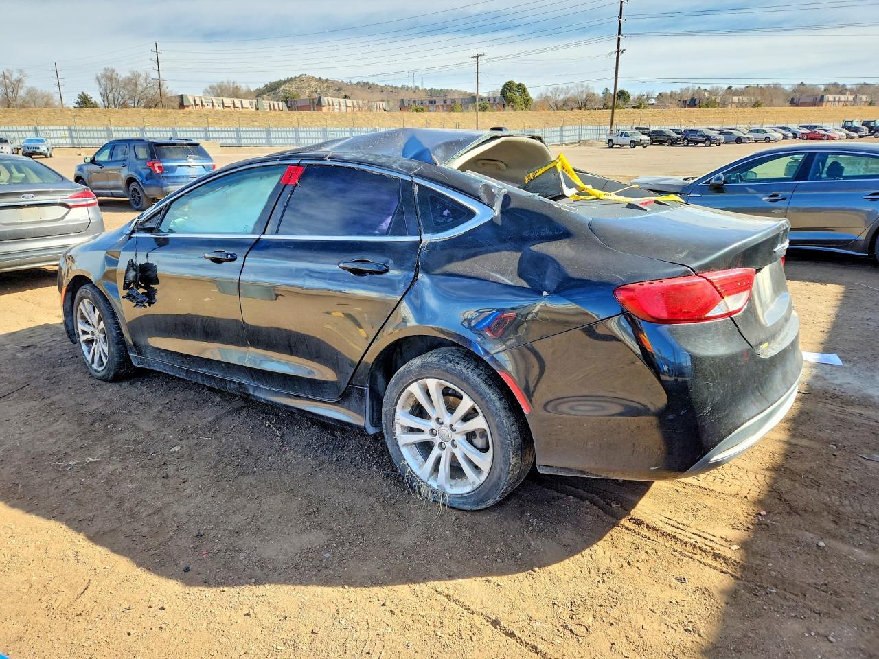 2015 Chrysler 200 Limited - Фото 2