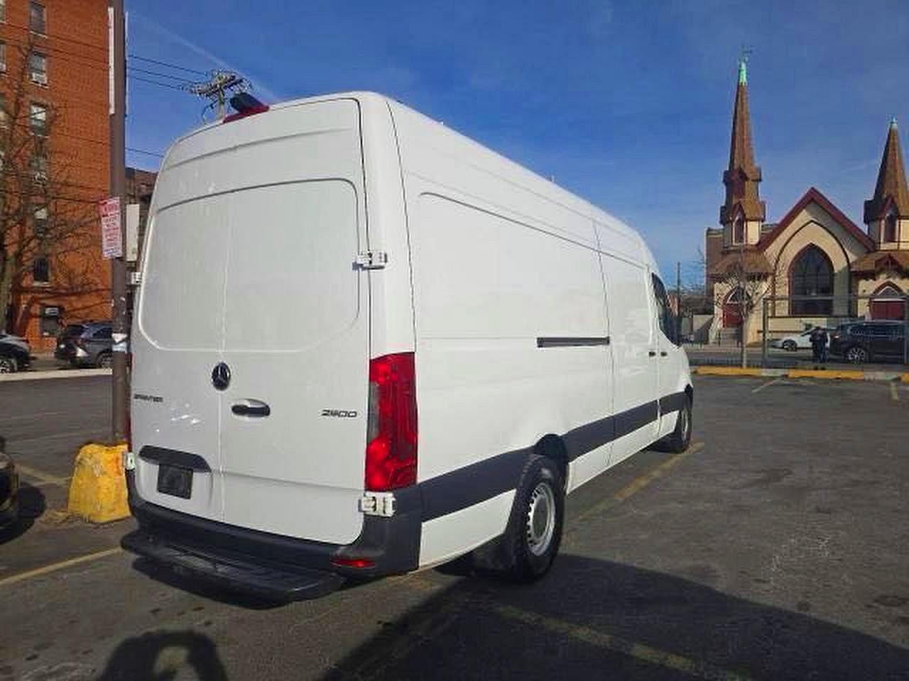 2022 Mercedes-Benz Sprinter 2500 - Фото 4