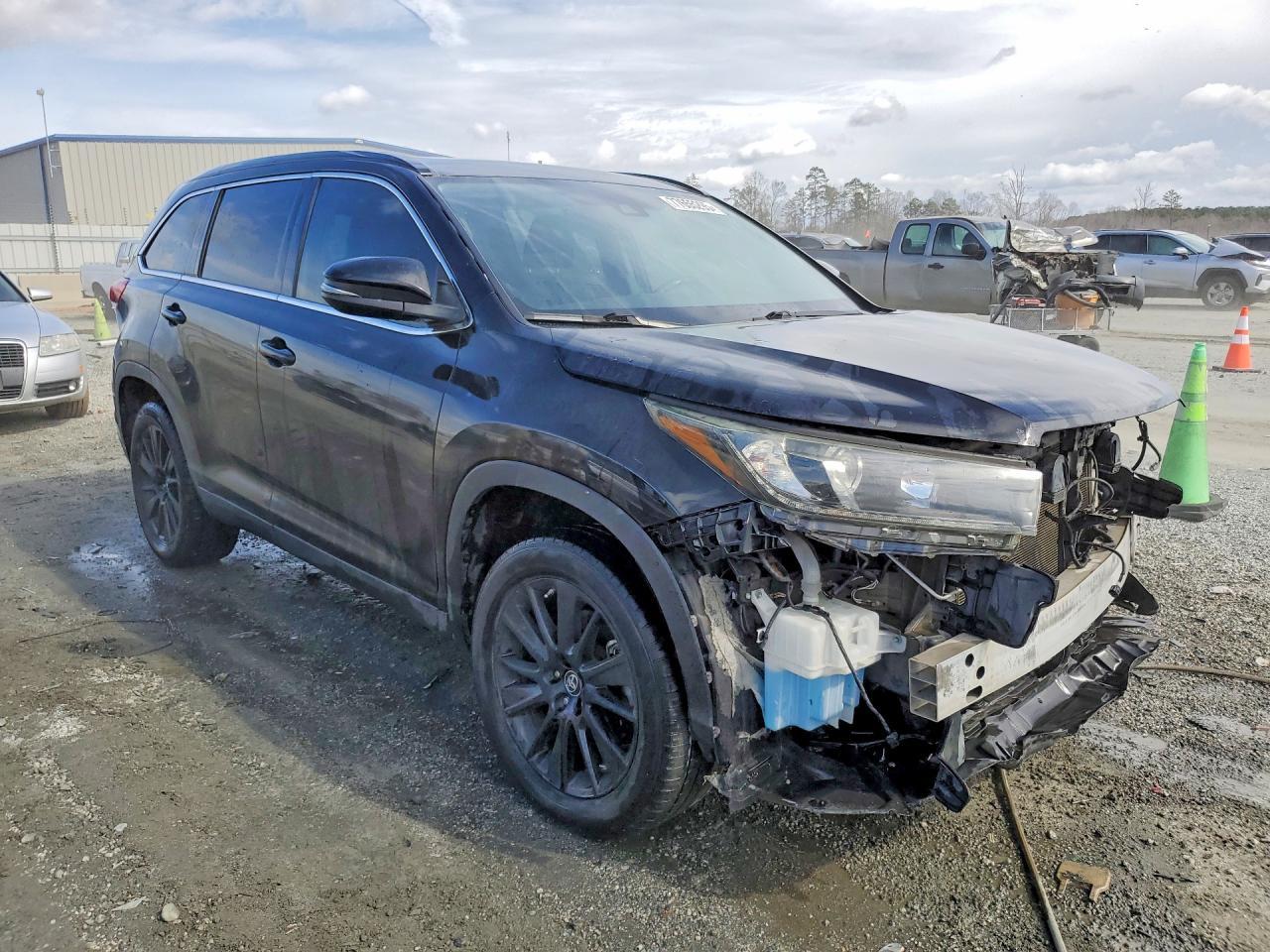 2019 Toyota Highlander Se - Фото 4