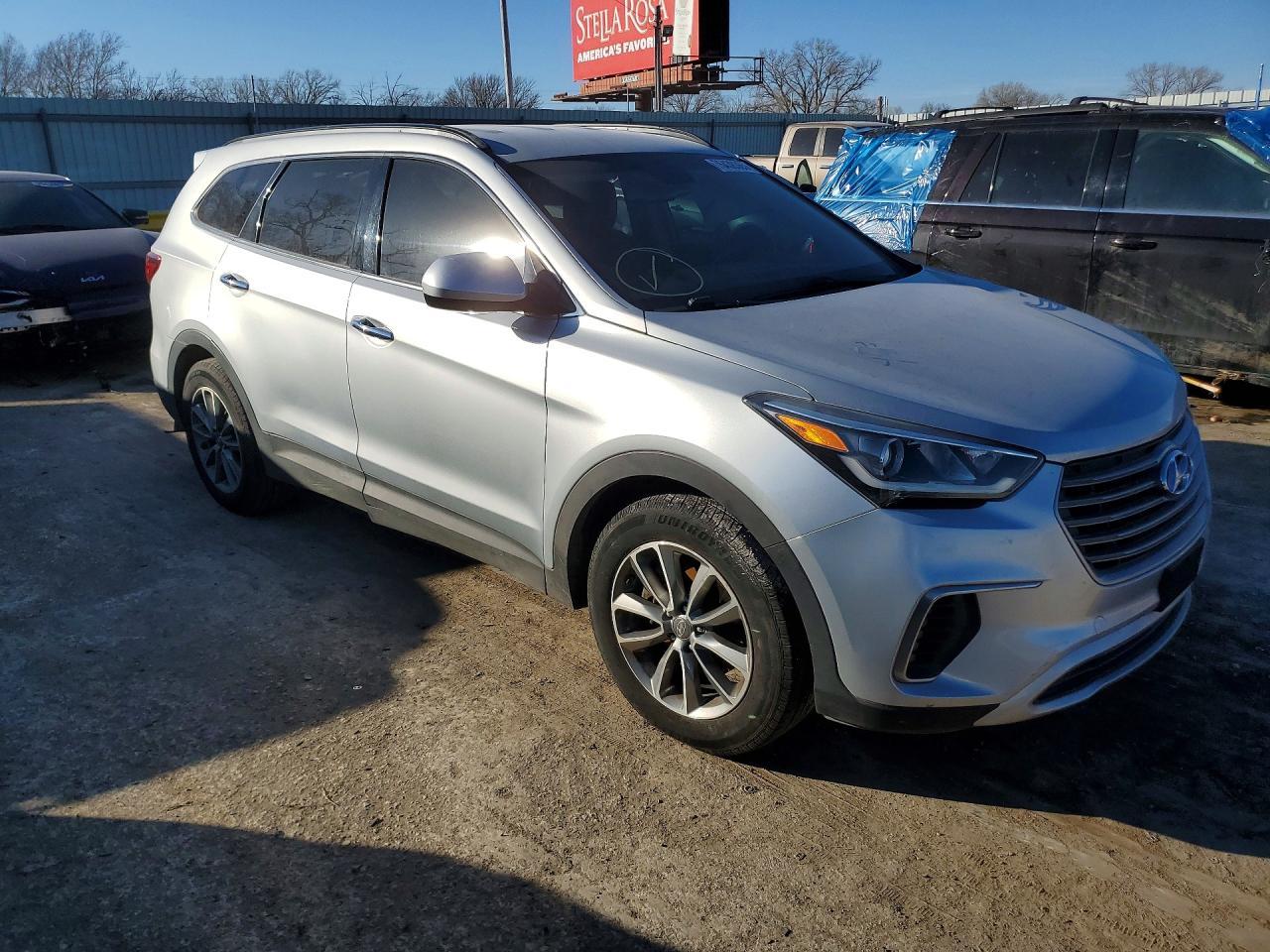 2017 Hyundai Santa Fe Se - Image 4