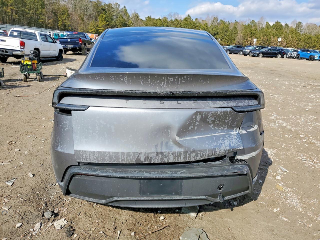 2026 Tesla Model Y - Фото 6