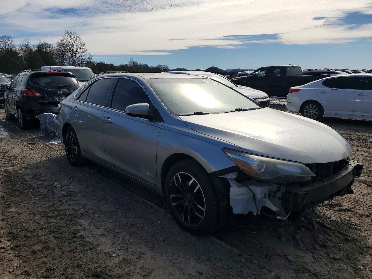 2017 Toyota Camry Le - Фото 4