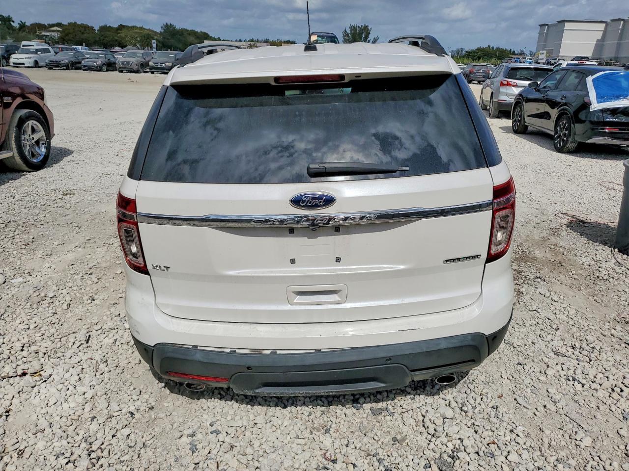 2013 Ford Explorer Xlt - Image 6