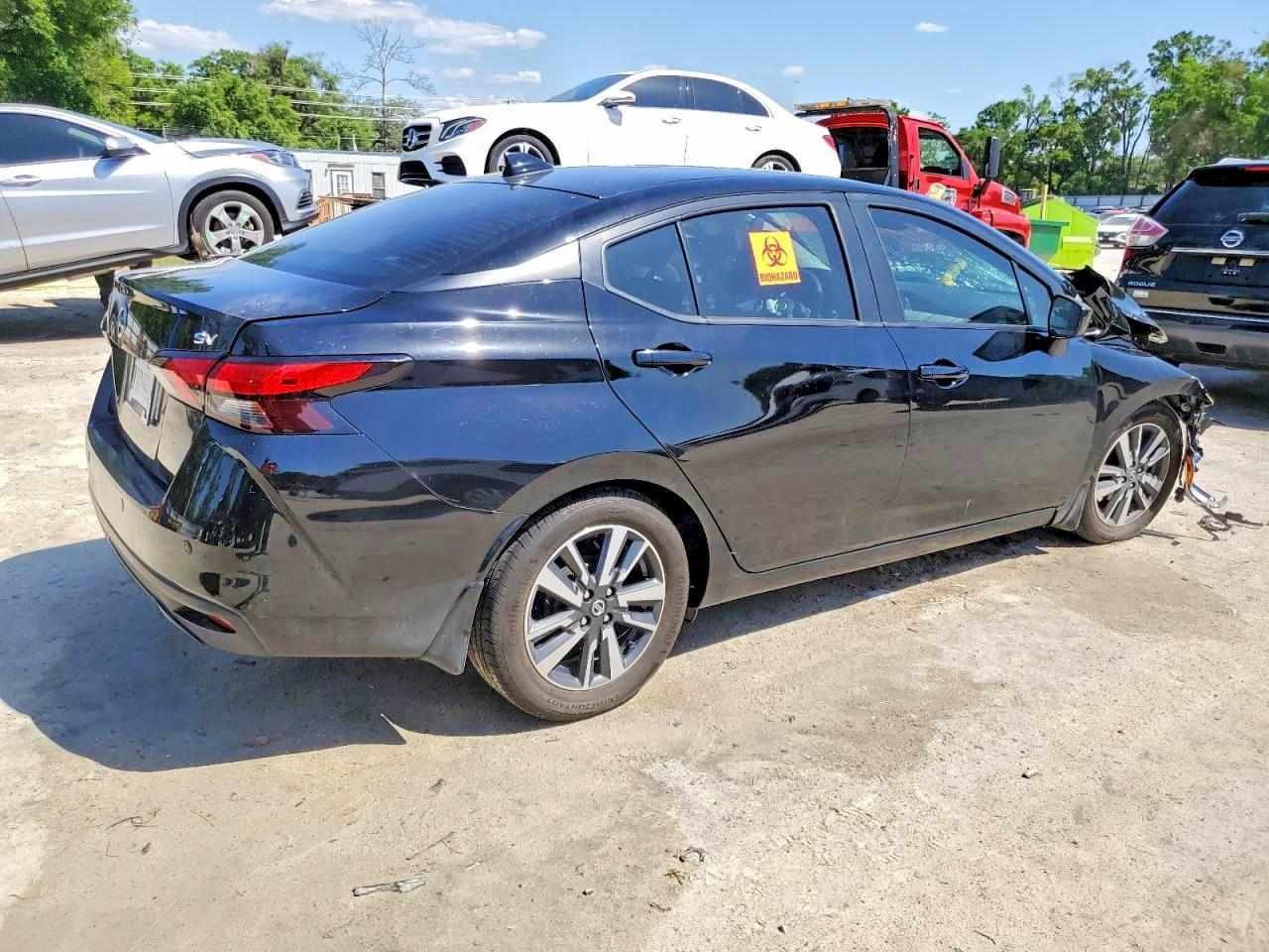 2022 Nissan Versa Sv - Image 3