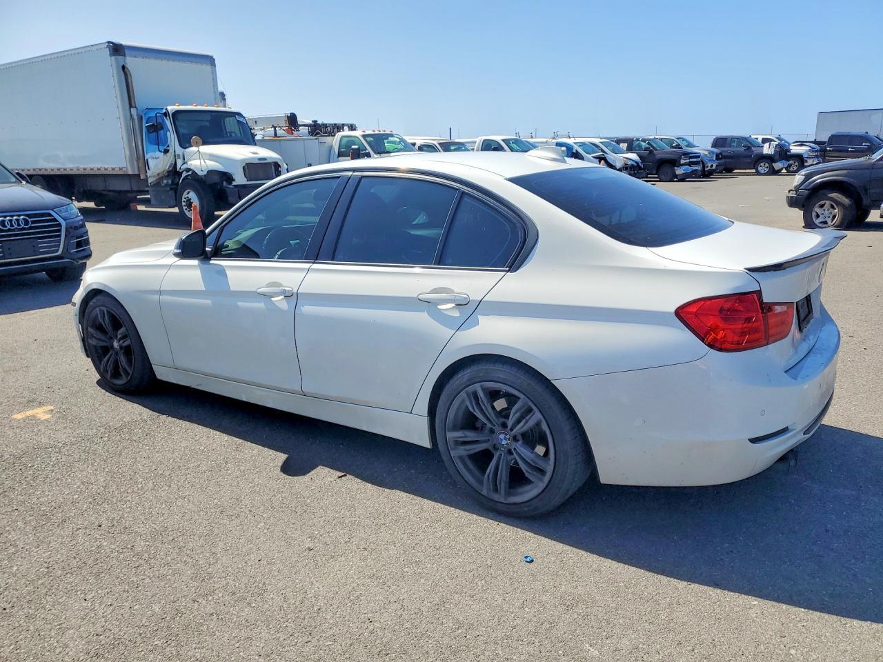 2014 BMW 328 I Sulev - Image 2