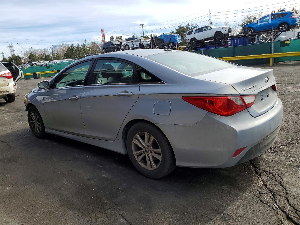 2014 Hyundai Sonata Gls - Image 2