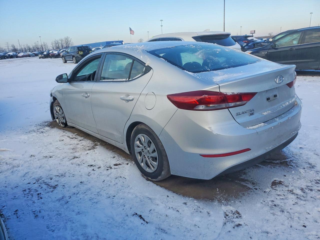 2018 Hyundai Elantra Se - Image 2