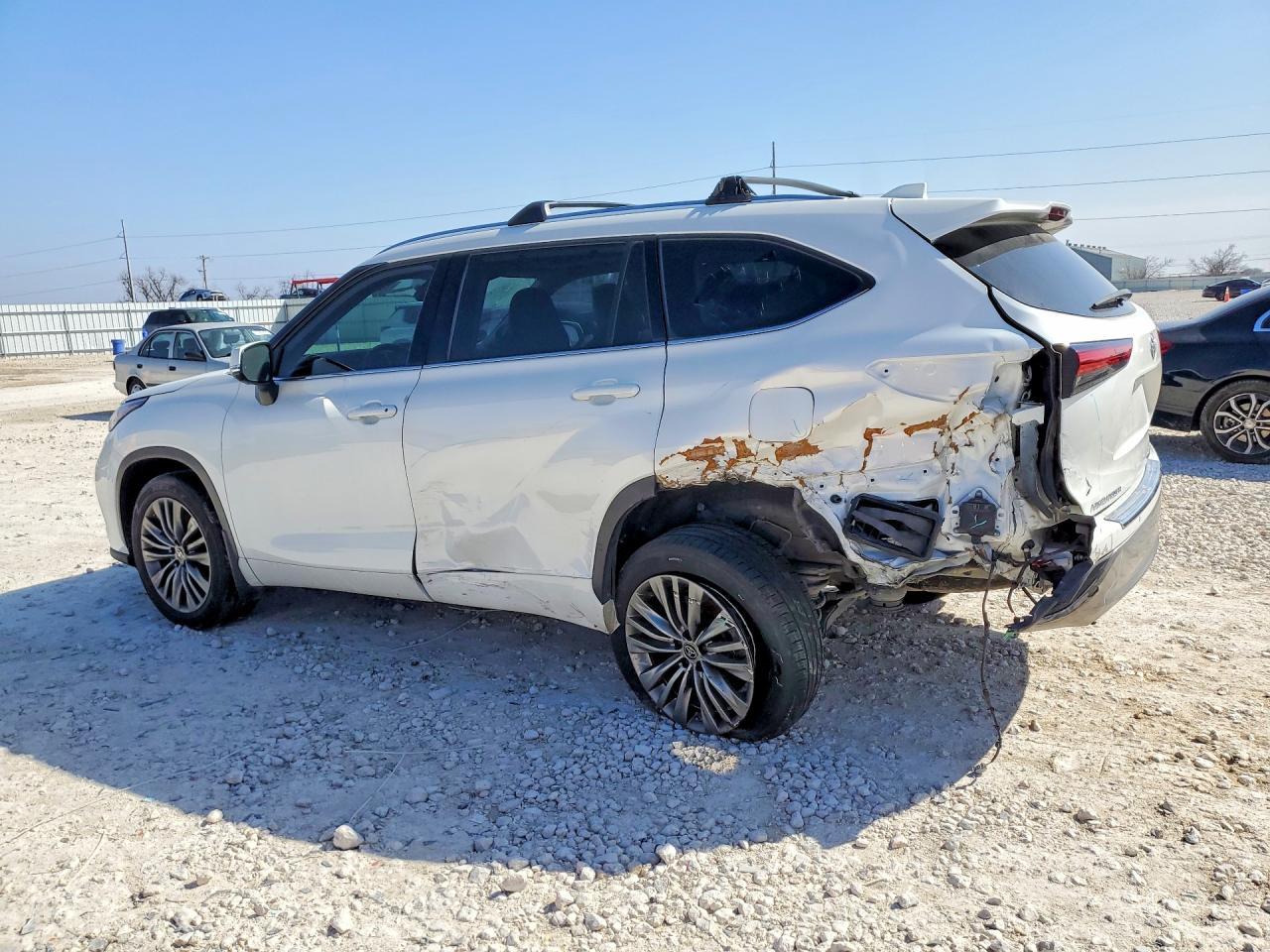 2021 Toyota Highlander Platinum - Фото 2