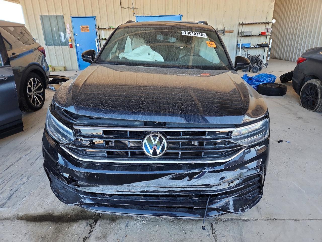 2022 Volkswagen Tiguan Se R-Line Black - Image 5