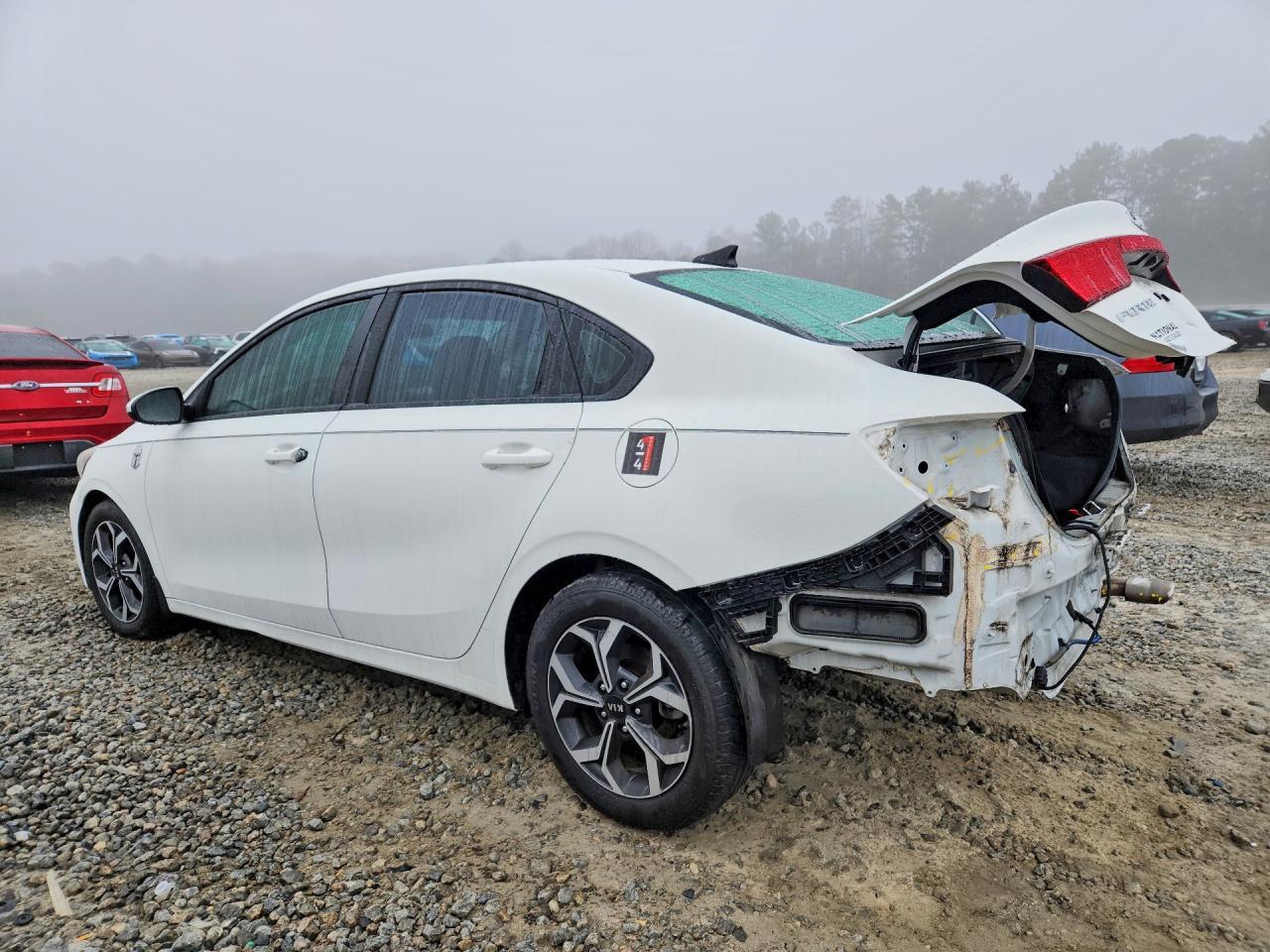 2019 Kia Forte Lxs - Фото 2