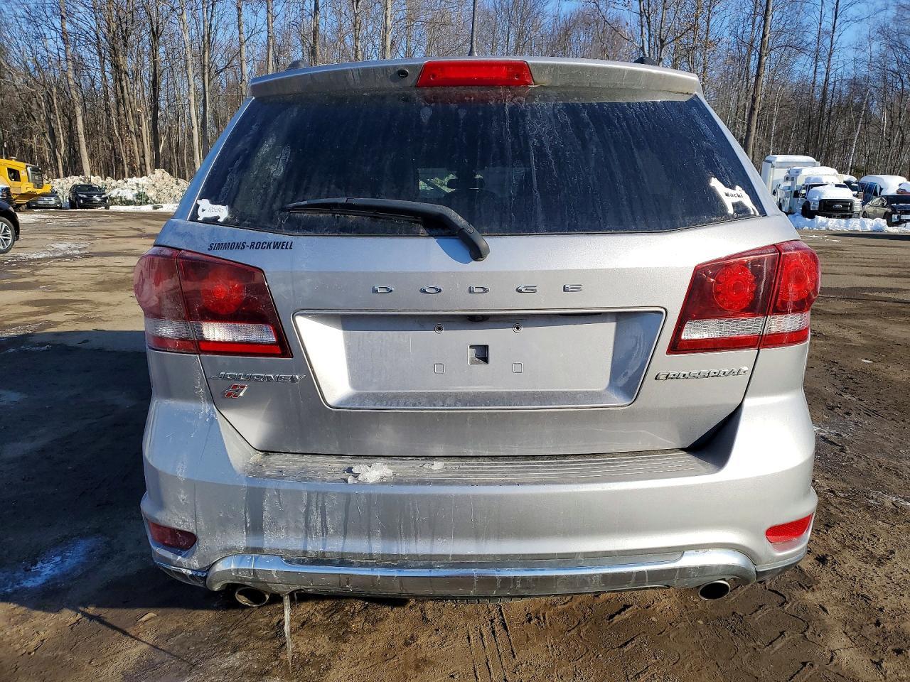 2018 Dodge Journey Crossroad - Image 6