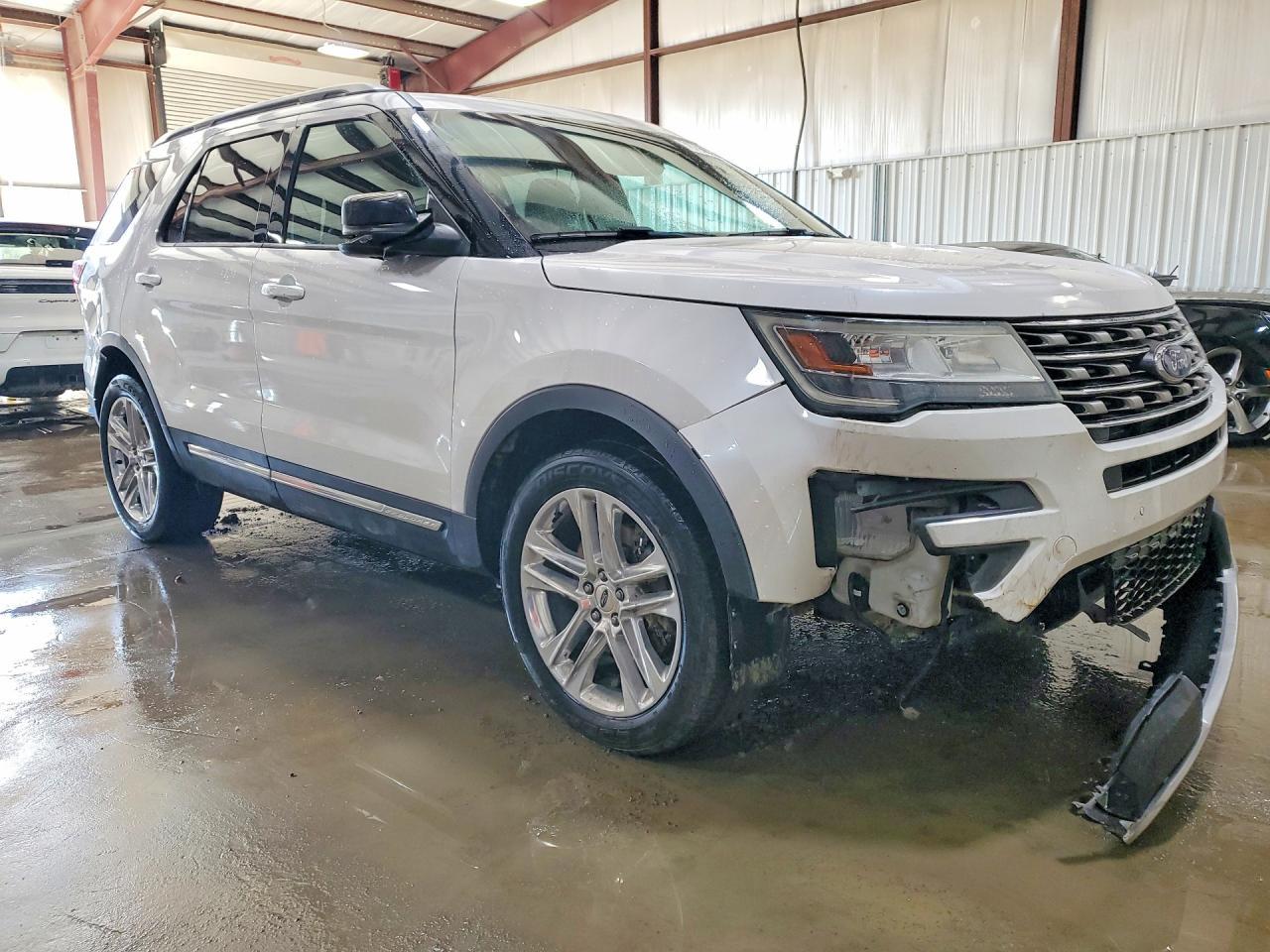 2017 Ford Explorer Xlt - Image 4