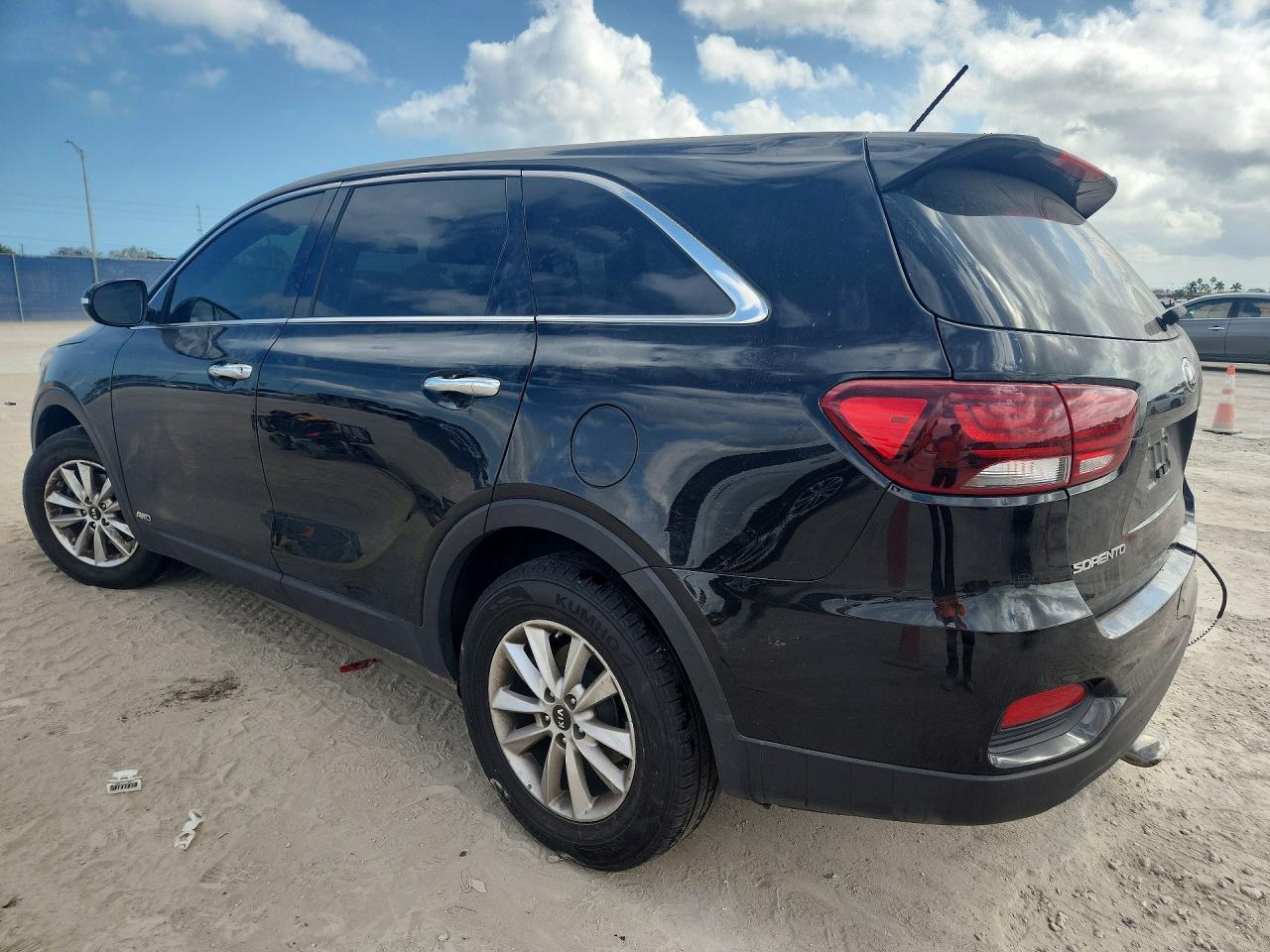 2019 Kia Sorento - Image 2