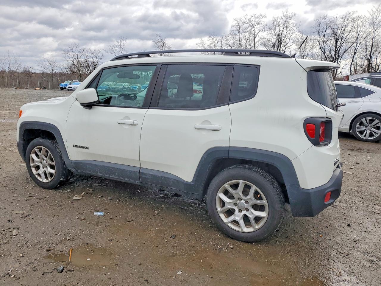 2015 Jeep Renegade Latitude - Фото 2