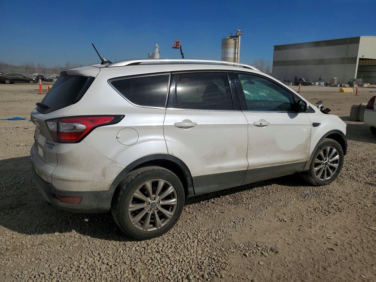 2018 Ford Escape Titanium - Фото 3