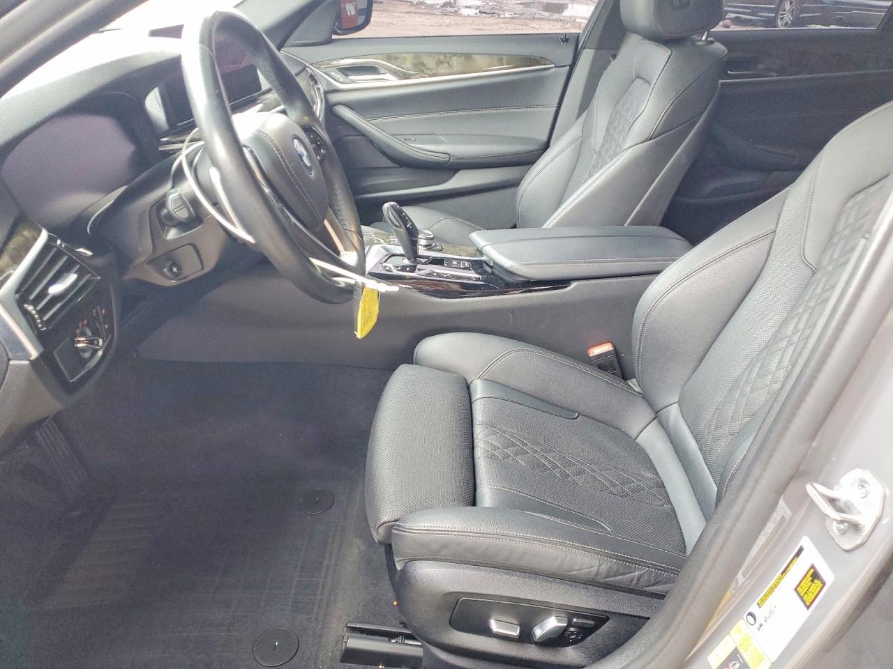 2022 BMW 530E - Image 7