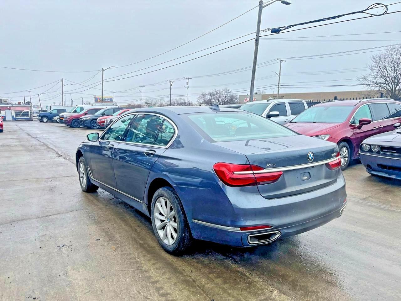 2018 BMW 740 Xi - Image 3